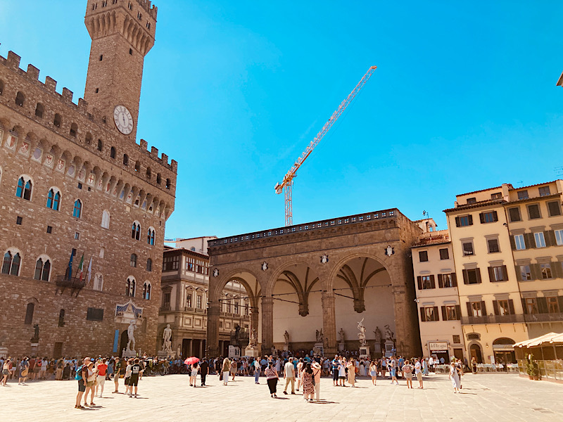Palazzo Vecchio mit Turm und dem Uffizien